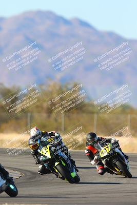 media/Jan-10-2025-CVMA Friday Practice (Fri) [[489e0da257]]/Group 4 and Trackday/Session 5 (Turn 7)/